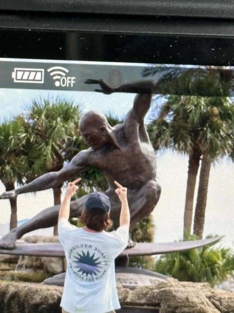 Kelly Slater statue getting the middle finger