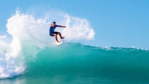 Surfer catches air during Saquarema Pro 2025 competition.